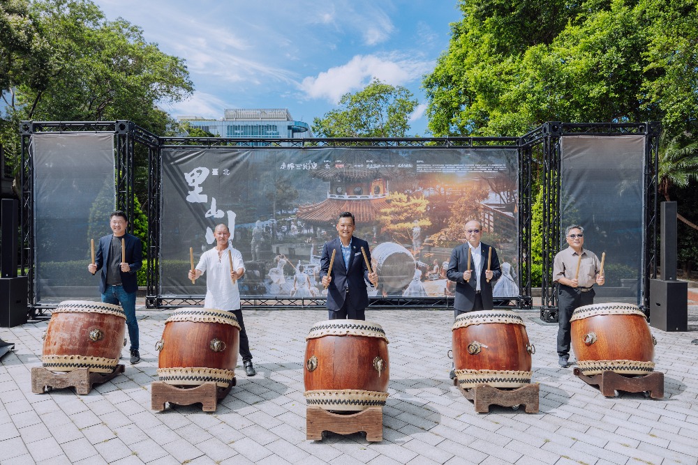 圖▲左至右-臺北市議會王閔生議員-優人神鼓黃誌群藝術總監-臺北市政府俞振華副秘書長-台北指南宮高超文主委-臺北市政府文化局劉得堅副局長。