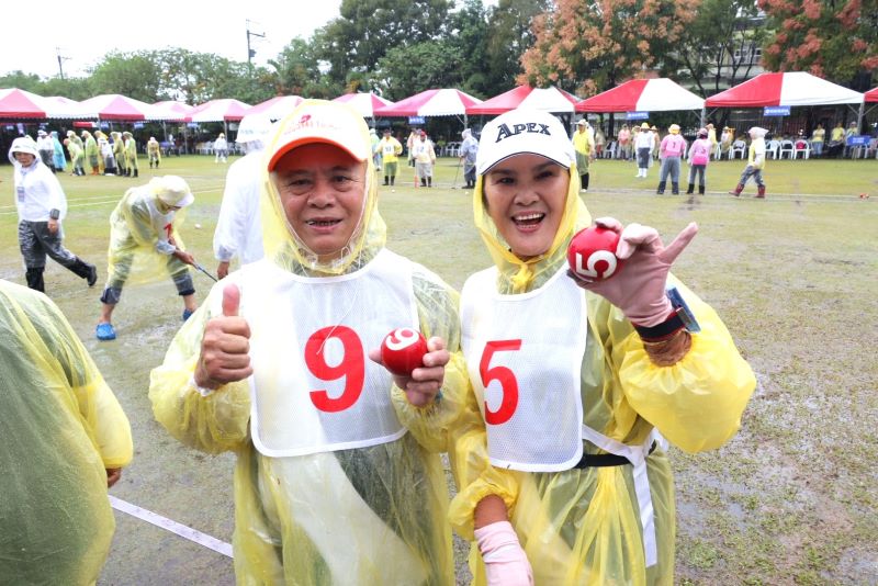 「槌」出健康 侯友宜與680原民長者「舞」出活力 8 《圖說》樹林部落文健站長者槌球賽大展身手。〈原民局提供〉