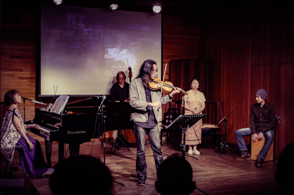 闊別樂壇華麗回歸! 阮丹青唱盡人生四季 兩小時無尿點掀高潮 5 %E4%B8%8B%E5%8D%884.00 2025 11 5%E7%9A%84%E5%BD%B1%E5%83%8F 1