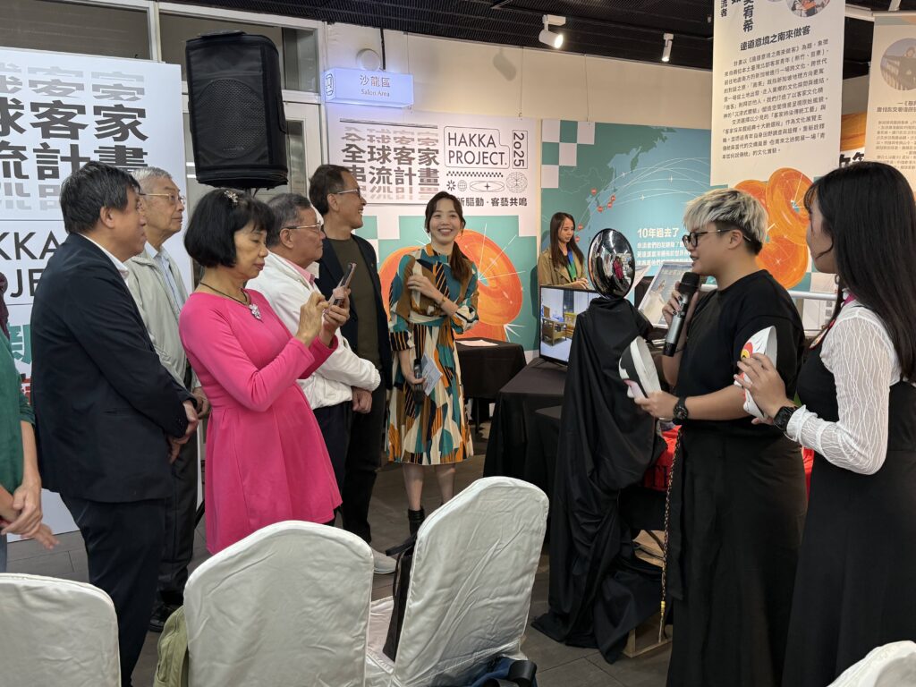 3.%E6%9C%AC%E5%B9%B4%E5%BA%A6%E4%B8%B2%E6%B5%81%E6%88%90%E6%9E%9C%E7%99%BC%E8%A1%A8%E6%9C%83%E6%9A%A8%E6%88%90%E6%9E%9C%E5%B1%95%E7%8F%BE%E5%A0%B4%E7%94%B1%E4%B8%B2%E6%B5%81%E8%80%85 %E5%90%B3%E5%AE%A5%E5%B8%8C%E3%80%81%E5%BD%AD%E7%BE%BD%E5%A6%82%E5%90%91%E8%88%87%E6%9C%83%E8%B2%B4%E8%B3%93%E4%BB%8B%E7%B4%B9%E4%B8%B2%E6%B5%81%E6%88%90%E6%9E%9C%E3%80%82 1