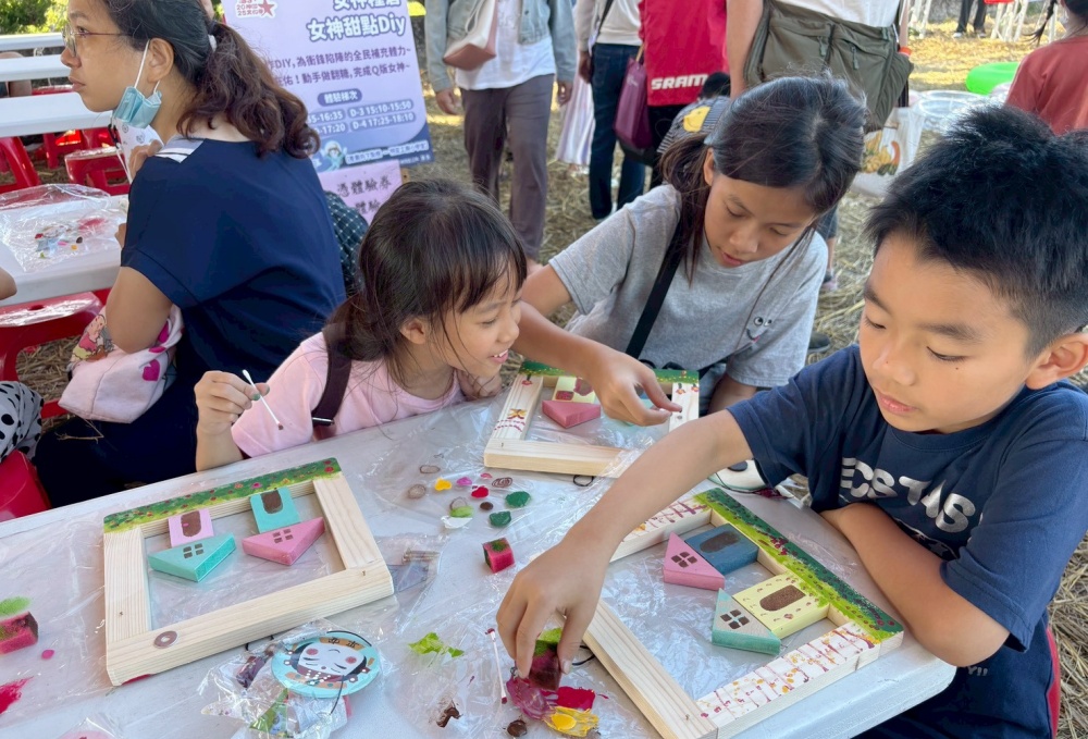 農田起風 翻玩再現 神岡文化季午後場掀起信仰、人文與守護的行動體驗 6 02%E7%A5%9E%E5%B2%A1%E6%96%87%E5%8C%96%E5%AD%A3%E5%8D%88%E5%BE%8C%E5%A0%B4%E6%8E%80%E8%B5%B7%E4%BF%A1%E4%BB%B0%E4%BA%BA%E6%96%87%E8%88%87%E5%AE%88%E8%AD%B7%E7%9A%84%E8%A1%8C%E5%8B%95%E9%AB%94%E9%A9%97