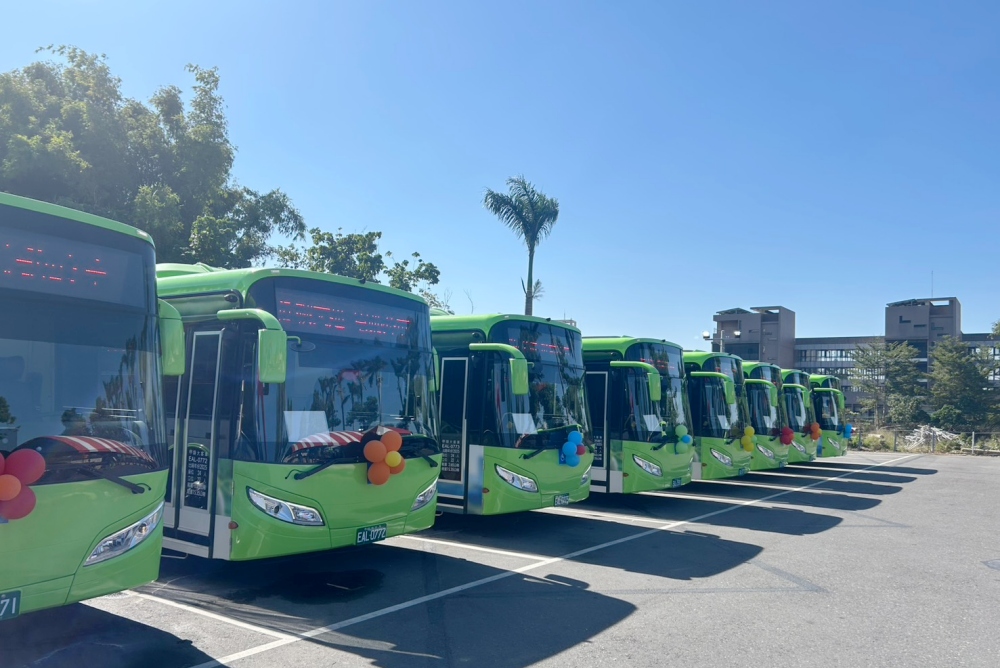 嘉義縣首採購華德動能新電巴上路 全新充電場站同步啟用 4 02%E5%98%89%E7%BE%A9%E7%B8%A3%E9%A6%96%E6%8E%A1%E8%B3%BC%E8%8F%AF%E5%BE%B7%E5%8B%95%E8%83%BD%E6%96%B0%E9%9B%BB%E5%B7%B4%E4%B8%8A%E8%B7%AF