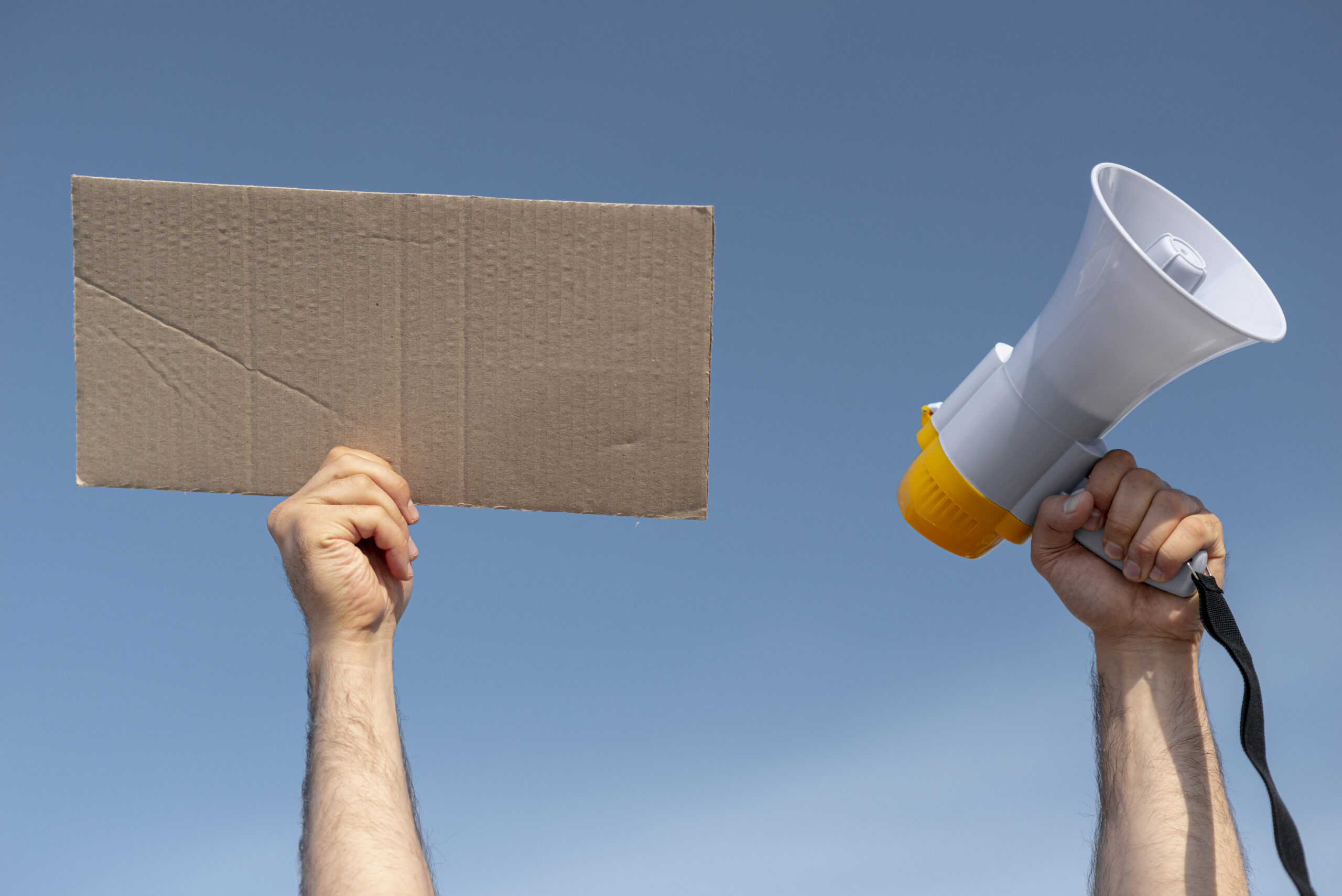 yun-dong-yuan-dai-zhe-la-unk-yi-qi-you-xing