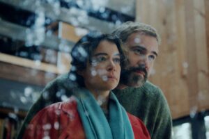 圖：劇照_本片由塔緹安娜瑪斯蘭尼（左）與羅希夫蘇德蘭（右）領銜主演