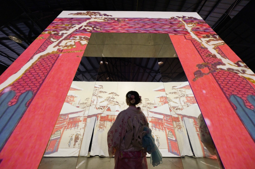 03%E3%80%8A%E6%9C%83%E5%8B%95%E7%9A%84%E6%B5%AE%E4%B8%96%E7%B9%AA%E3%80%8B23%E6%97%A5%E7%A7%BB%E5%B1%95%E8%87%B3%E9%AB%98%E9%9B%84%E9%A7%81%E4%BA%8C%E8%97%9D%E8%A1%93%E7%89%B9%E5%8D%80%E7%99%BB%E5%A0%B4