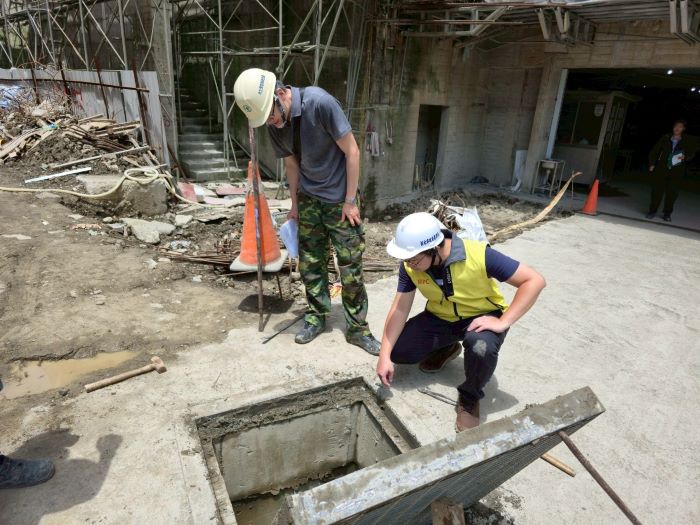 《圖說》透過施工中檢查可以防止人為不當開發，強化坡地安全管理防線，圖為新店區一處土地申請建照執照水土保持計畫施工中檢查。〈農業局提供〉