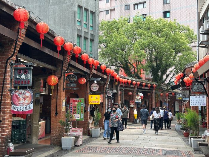 《圖說》新北市境內商圈各具特色,涵蓋山城、海港、老街及都會市區,完整呈現新北多元且具生活感的庶民經濟樣貌。〈經發局提供〉