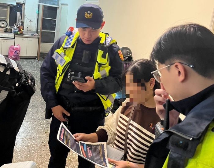 《圖說》板橋警反詐騙、防竊等犯罪預防宣導。〈板橋分局提供〉