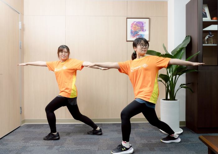 《圖說》主治醫師李蒔青說明透過身心運動可提升BDNF、降低慢性發炎。〈土城醫院提供〉