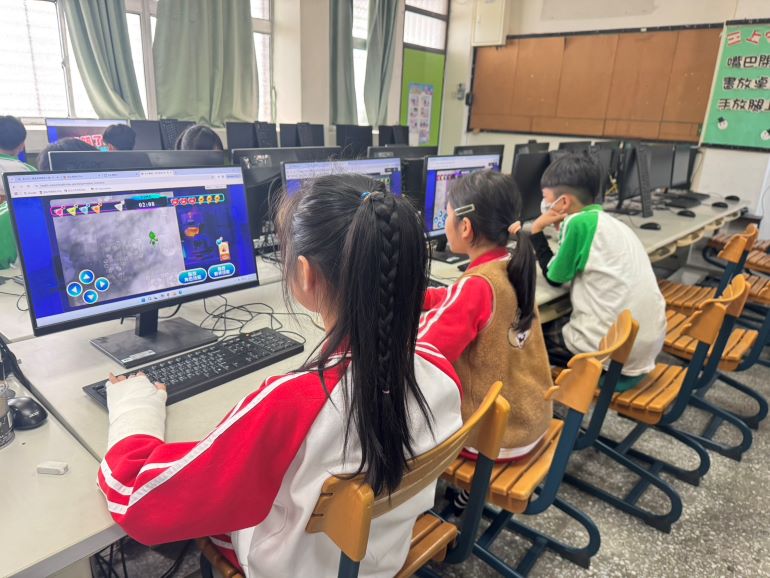 《圖說》修德國小學童參與校園公測。〈衛生局提供〉