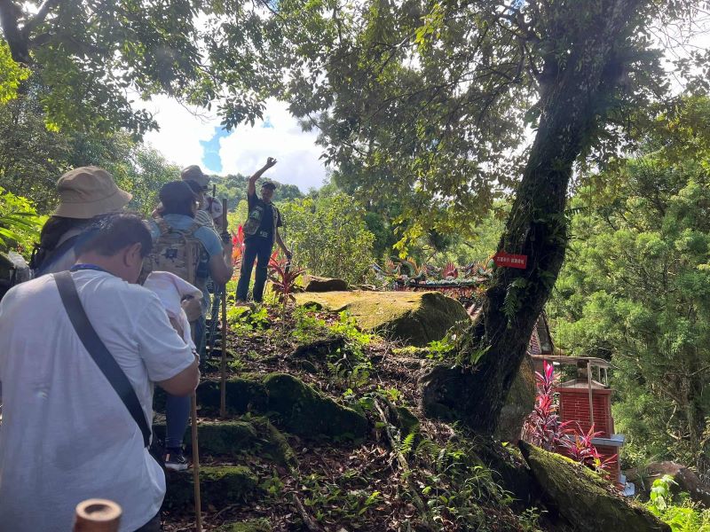 《圖說》石碇烏塗社區四份子古道健行體驗。〈農業局提供〉