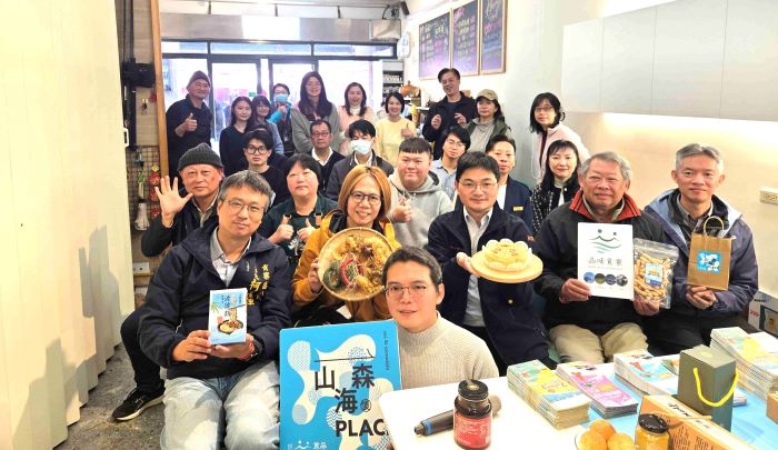 《圖說》「品味貢寮」今日在貢寮區澳底成立「品味貢寮選物所」，作為遊客選購伴手禮、旅遊諮詢及地方創生交流的新平台。〈農業局提供〉