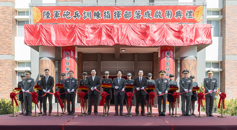 %E7%B8%BD%E7%B5%B1%E6%8A%B5%E9%81%94%E5%BE%8C%EF%BC%8C%E9%A6%96%E5%85%88%E8%88%87%E7%8F%BE%E5%A0%B4%E8%B2%B4%E8%B3%93%E4%B8%80%E5%90%8C%E9%80%B2%E8%A1%8C%E5%89%AA%E7%B6%B5%E5%84%80%E5%BC%8F