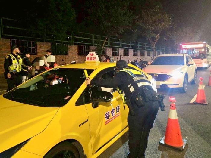 《圖說》新北警「酒（毒）駕大執法」專案勤務，採取「不定期、不定點」方式加強臨檢。〈海山分局提供〉