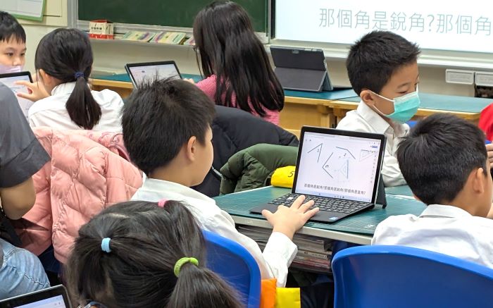 《圖說》教師平時即運用親師生平台進教學。〈教育局提供〉