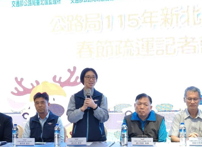 公共運輸優惠多 春節返鄉出遊更悠遊 6 《圖說》臺北區監理所所長黃鈴婷表示,因應春節返鄉與旅遊人潮,該所已提前完成疏運整備。〈記者葉柏成攝〉
