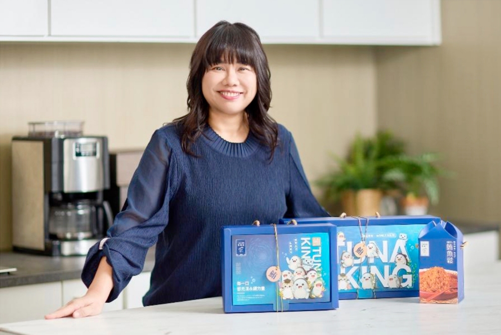 03%E6%B4%AA%E6%85%A7%E6%83%A0%E7%B8%BD%E7%B6%93%E7%90%86%E5%A0%85%E6%8C%81%E3%80%8C%E5%89%B5%E9%80%A0%E9%AE%AA%E9%AD%9A%E7%94%A2%E5%93%81%E7%9A%84%E6%9C%80%E9%AB%98%E6%A8%99%E6%BA%96%E3%80%8D