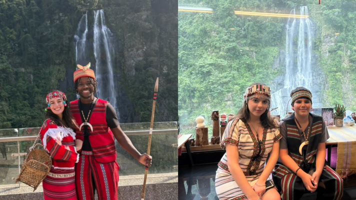 《圖說》2月17日至28日,烏來瀑布遊客中心推出套票組合,披上華麗的原民傳統服飾,在壯闊瀑布前定格絕美瞬間。〈觀旅局提供〉