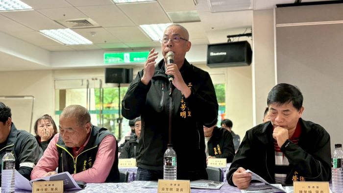 《圖說》崇德里吳芳明里長提報里內需求。〈民政局提供〉