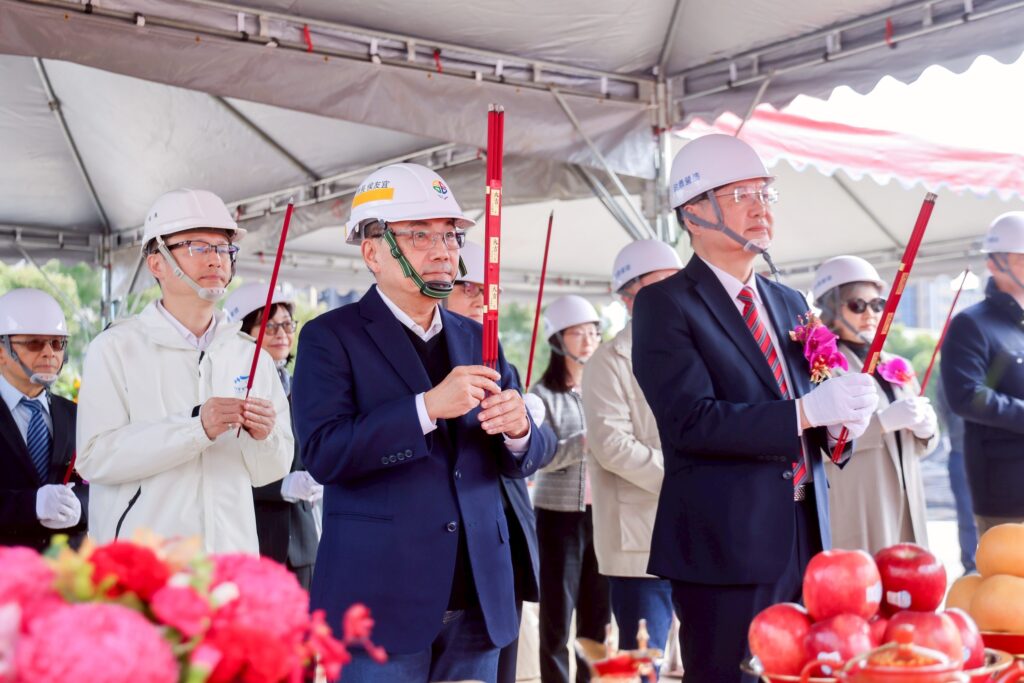 %E5%B8%82%E5%BA%9C%E9%80%8F%E9%81%8E%E7%94%A8%E5%9C%B0%E6%B4%BB%E5%8C%96%E7%AD%96%E7%95%A5%EF%BC%8C%E4%BF%83%E6%88%90%E5%85%83%E6%99%BA%E5%A4%A7%E5%AD%B8%E9%80%B2%E9%A7%90%E6%9E%97%E5%8F%A3%EF%BC%8C%E6%8B%93%E5%B1%95%E9%86%AB%E8%AD%B7%E9%87%8F%E8%83%BD%E8%88%87%E6%99%BA%E6%85%A7%E9%86%AB%E7%99%82%E6%95%99%E8%82%B2%EF%BC%8C%E8%B6%B3%E7%A8%B1%E7%94%A2%E5%AE%98%E5%AD%B8%E5%90%88%E4%BD%9C%E5%85%B8%E7%AF%84