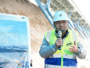 《圖說》侯友宜市長視察表示,工程優化沿線自行車道並提升舒適性及遊憩品質。〈高灘處提供〉