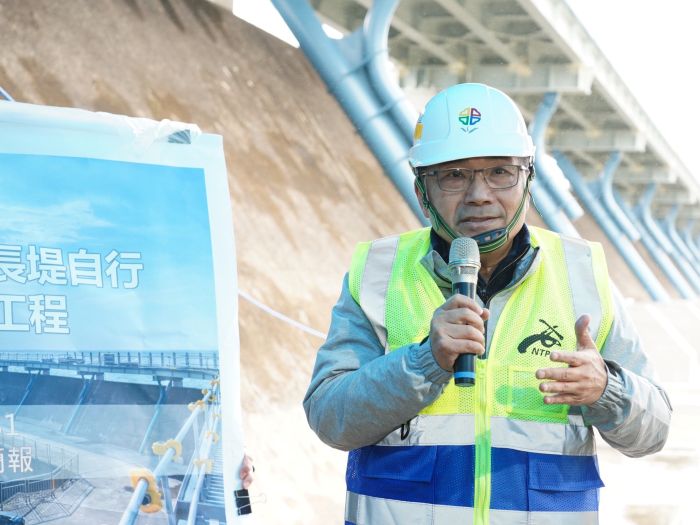 《圖說》侯友宜市長視察表示，工程優化沿線自行車道並提升舒適性及遊憩品質。〈高灘處提供〉