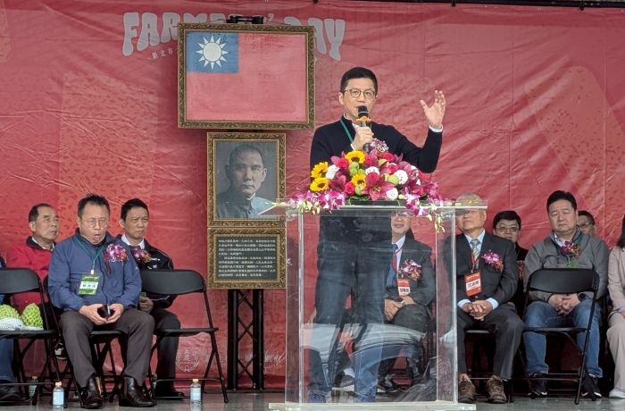 《圖說》土城區農會農民節慶祝大會，市府副秘書長張其強到場感謝農友一年來的辛勞與付出。〈農業局提供〉