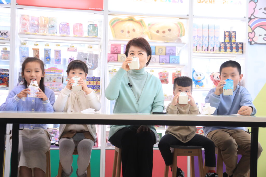 %E7%9B%A7%E5%B8%82%E9%95%B7%E8%A6%96%E5%AF%9F%E8%B6%85%E5%95%86%E5%85%8C%E9%A0%98%E6%A9%9F%E5%88%B6 %E7%A2%BA%E4%BF%9D%E5%AD%B8%E7%AB%A5%E5%AE%89%E5%BF%83%E5%96%9D%E9%AE%AE%E5%A5%B6