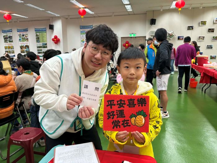 《圖說》鶯歌區公所民眾參加媒體識讀獲獎合照。〈主辦單位提供〉