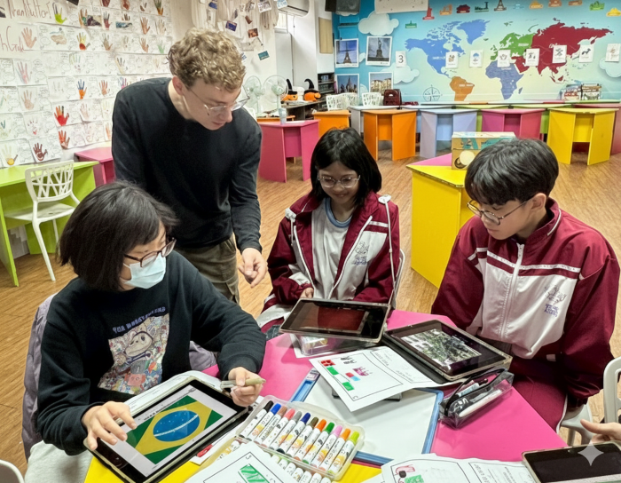 《圖說》福營國中外師透過數位融入引導學生探索世界。〈教育局提供〉