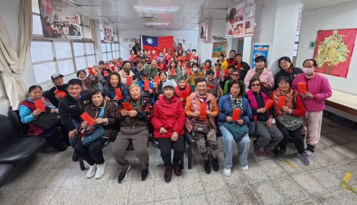 《圖說》士官團關懷小組「春節送暖、馬上有愛」關懷行動一。〈臺北市榮服處提供〉·