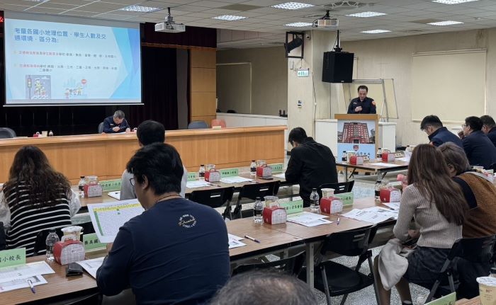 《圖說》三重警「護童專案勤務」全面啟動，盼建立校園安全防護網，提供學童上放學「安心走廊」，讓國小學童通學更為安全。〈三重分局提供〉