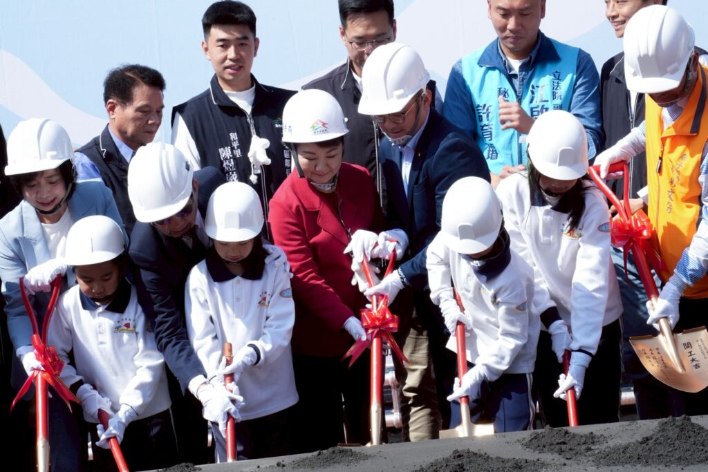 %E5%BB%8D%E5%AD%90%E5%9C%8B%E4%B8%AD%E4%BA%8C%E6%9C%9F%E6%A0%A1%E8%88%8D%E5%8B%95%E5%9C%9F%E5%85%B8%E7%A6%AE