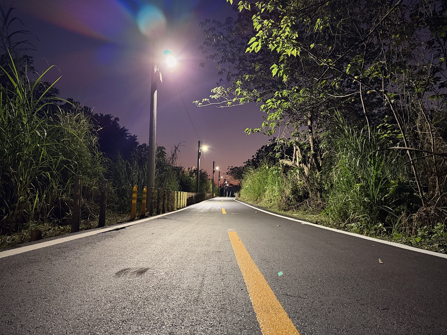 《圖說》三峽礫間旁自行車道提升夜間照明提供安心的通行環境。〈高灘處提供〉