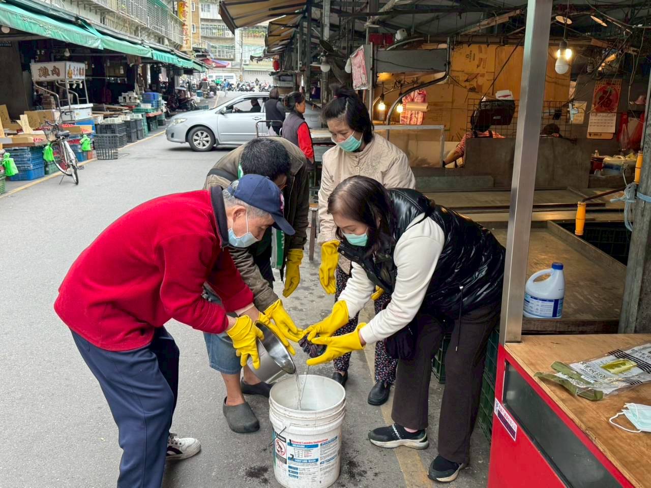 《圖說》市場處長李長奎表示，市府團隊特別在春節前啟動市場稽查專案，針對食安、消安、環安及交通秩序等項目進行全面檢視，確保市民能在優質且規範完善的市場環境中採買年貨過好年。〈市場處提供〉