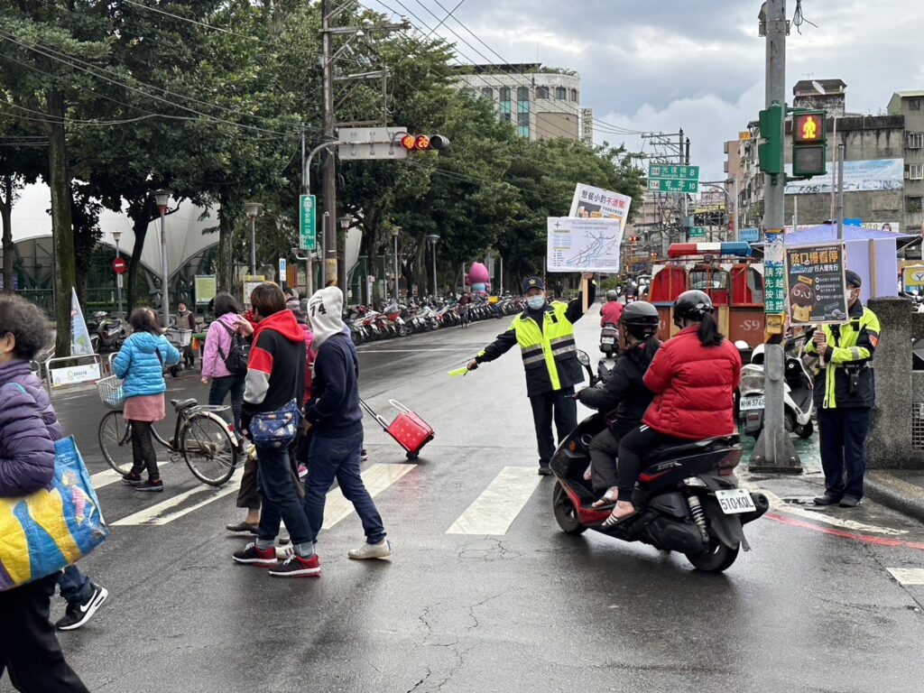 %E5%9F%B7%E5%8B%A4%E5%93%A1%E8%AD%A6%E6%96%BC%E8%BD%84%E5%85%A7%E5%AE%A3%E5%B0%8E