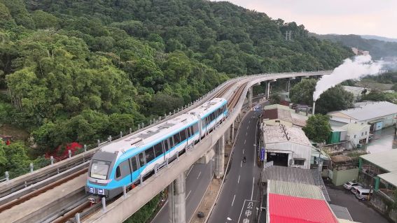 《圖說》三鶯線2026年完工通車,圖為列車測試中。〈捷運局提供〉