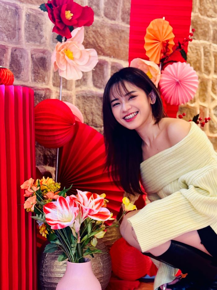 《圖說》淡水崎仔頂施家古厝特別營造傳統春節氛圍,讓民眾在走春同時,感受不同文化交織的年節風情。〈淡古提供〉