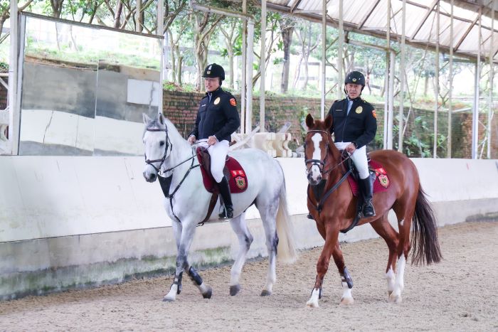 《圖說》新北市警局騎警隊是新北治安建構全方位防護網的一環,也是提升國際形象與促進警民關係的重要大使。〈新聞局提供〉