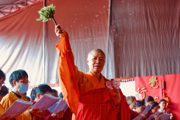 《圖說》聖德釋證達教尊主法灑淨。〈主辦單位提供〉