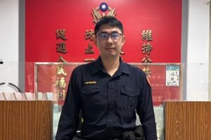 婦人無助徘徊便當店 萬華警暖心聯繫家屬 2 %E9%BB%83%E4%B8%96%E7%A5%A5