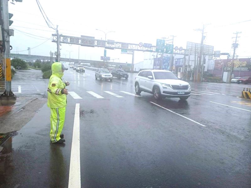 《圖說》北分局規劃台61線、台15線沿線樞紐路口義交協勤。〈北分局提供〉