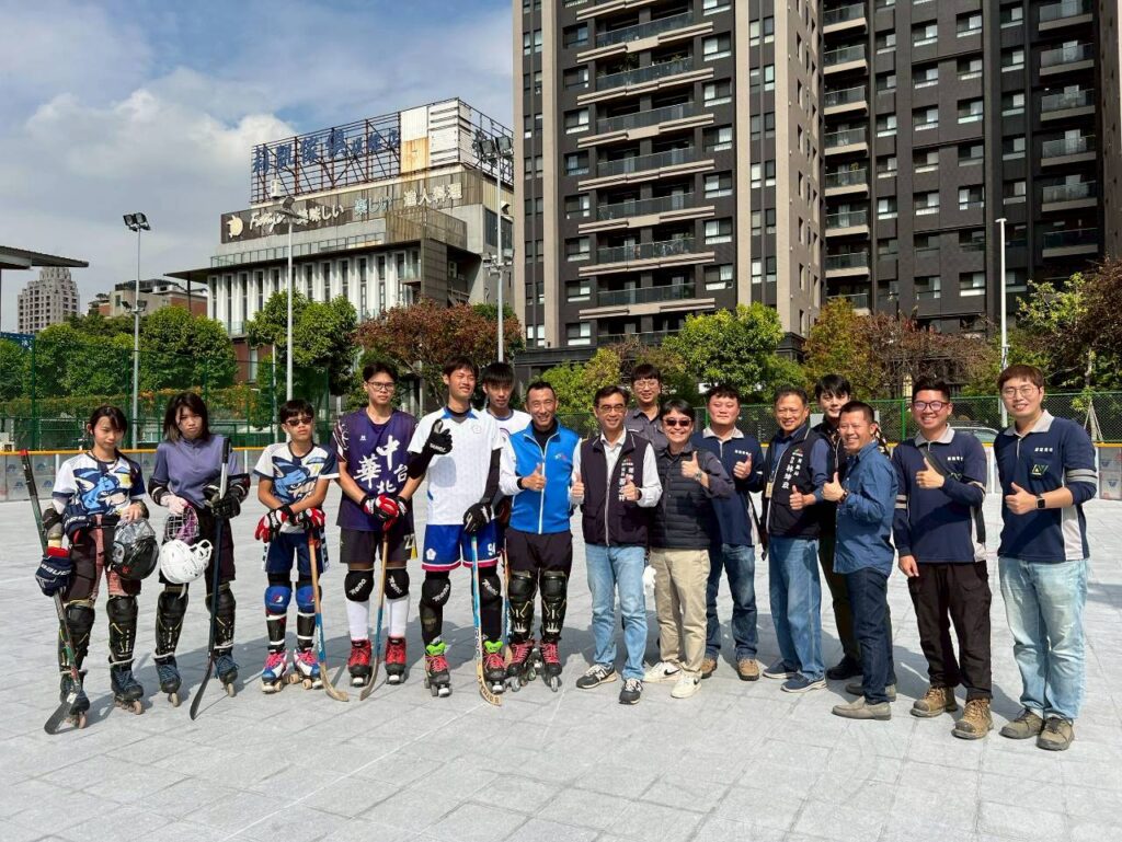 視察滑輪溜冰場