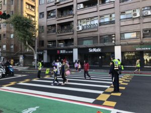 開學路上有 警 靠 警力到位 安心開啟新學期 18 1771821289572