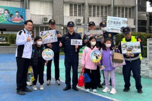 玉里警長開學日率隊護童 強化校安與識詐反毒宣導 16 MEITU 20260223 161931093