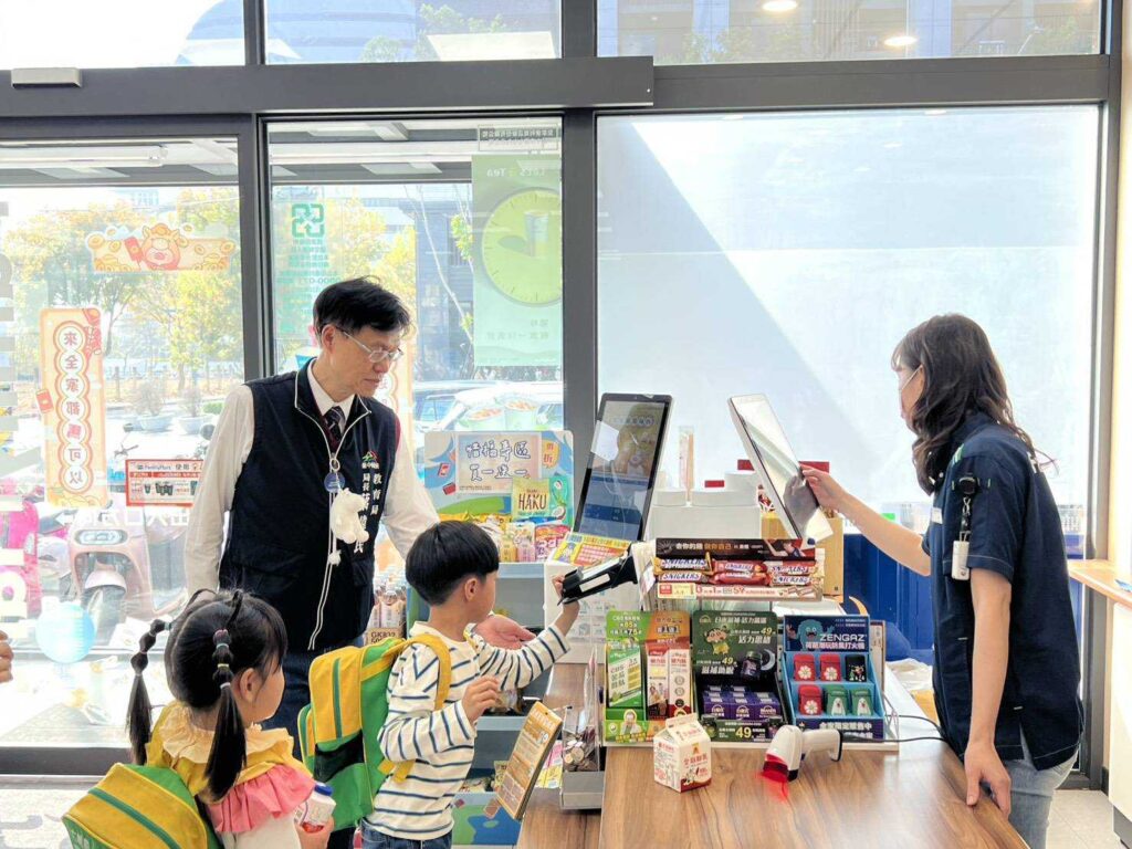 學童持數位學生證兌領鮮奶1 0