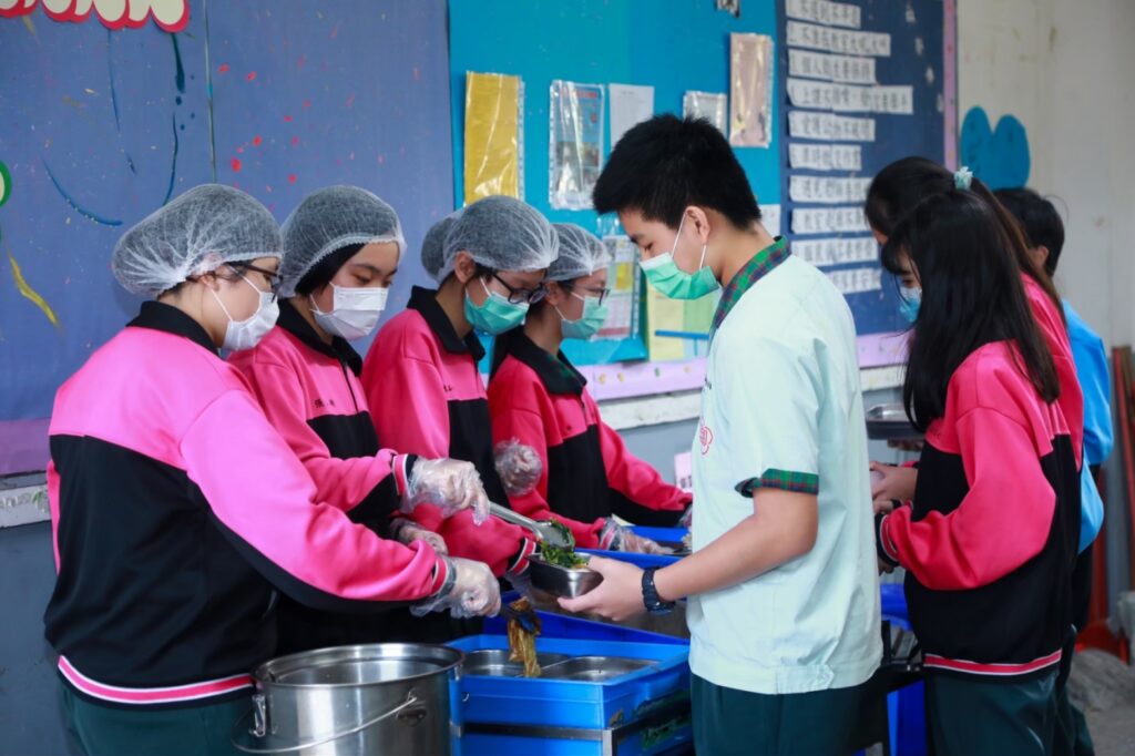 市長視察學校午餐