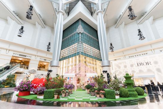 《圖說》新北市府、花農、青農、藝術家與企業齊心協力，讓新北花卉與青農產品站上世界級舞台，展現農業未來的無限可能。〈農業局提供〉