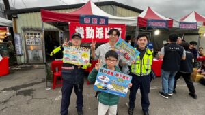 璀璨煙火映夜空 暖心警力守七堵嘉年華 9 MEITU 20260301 083007865