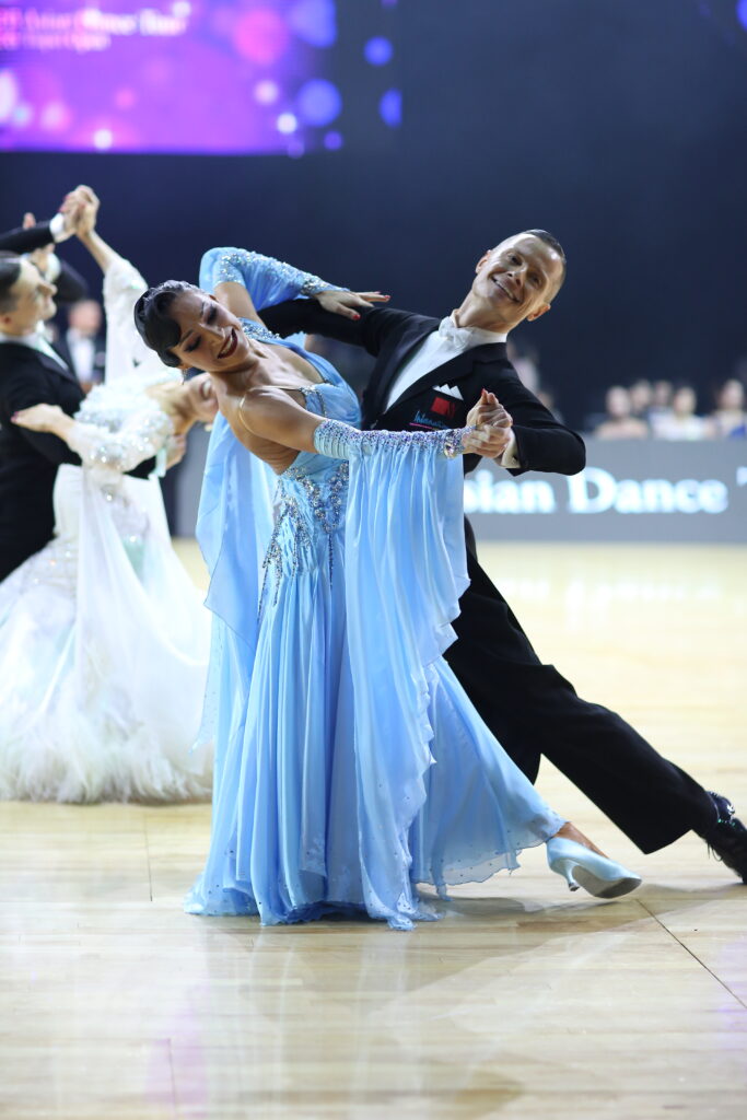 2026國標舞亞巡賽臺北站圓滿落幕 33國千名舞者舞動小巨蛋展現城市活力 13 世界職業公開組摩登 冠軍 Stanislav Zelianin Irina Cherepanova 新加坡